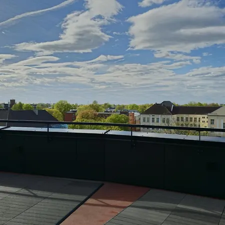 Artisa Riia Str 22 Luxury Penthouse * 塔尔图